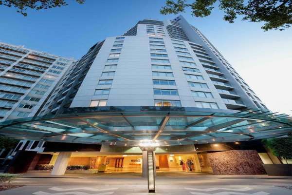 quay-west-suites-melbourne-01.jpg