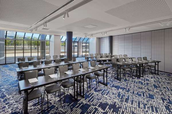 CrownePlaza_PearlRiverfront_Classroom.jpg