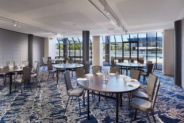 CrownePlaza_PearlRiverfront_Cabaret.jpg